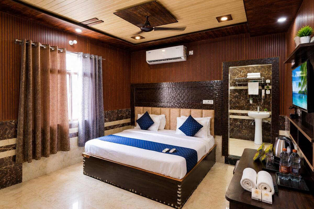Deluxe Double Room | Ruang kerja komputer riba, seterika/papan seterika, Wi-fi percuma 
