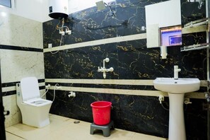 Dusche, Handtücher, Seife, Shampoo