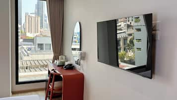 Standard Room, 1 Queen Bed | Free WiFi