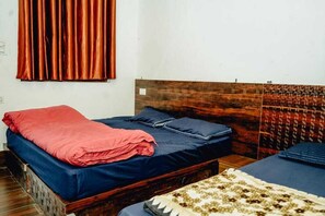 Semi Deluxe Room - Kedar Chaukhamba Homestay (Jakholi)