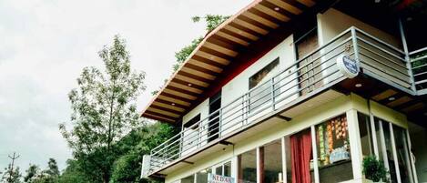 Perushuone | Ulkopuoli