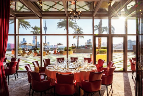 Banquet hall. YOHO Treasure Island Hotel - Rivage Continental
