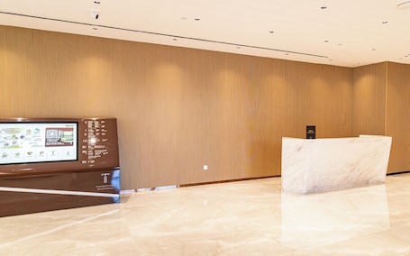Lobby. YOHO Treasure Island Hotel - Rivage Continental