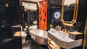 Habitación triple superior, vistas a la ciudad