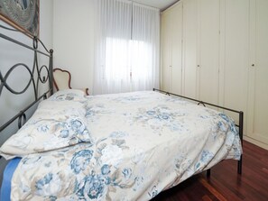 Unclassified image, 5 of 32, button - Grandmother's house by Interhome (Laveno-Mombello)