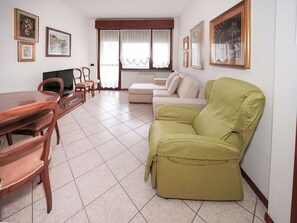Unclassified image, 4 of 32, button - Grandmother's house by Interhome (Laveno-Mombello)
