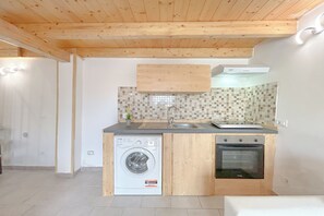 Standard Apartment, Multiple Bedrooms, Mountainside (Faia) | Private kitchen | Fridge, oven, stovetop, cookware/dishes/utensils - Faia (Quiliano)