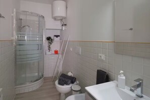 Family Studio, Sea Facing (Cassari) | Bathroom - Cassari (Savona)