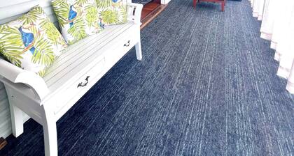 Cosy spacious Holiday Family Home within minutes walking distance to waterfront