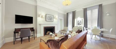 Basic Apartment | Living area