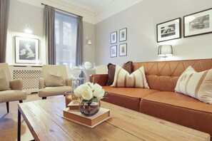 Basic Apartment | Living area - Hertford Flat 16 (London)