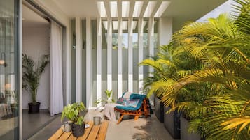 Villa | Balcony