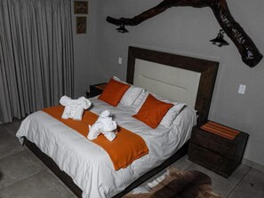 Standard Room, Patio, Courtyard View - Mazuri Shamba Lodge (Phalaborwa)
