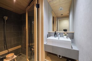 Separate bathtub and shower, spring water bathtub - HAKONE GORA TEN (Hakone)