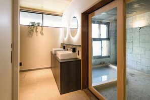 Uklassifisert bilde, 2 av 114, knapp