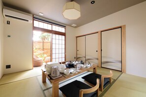 Iron/ironing board, free WiFi