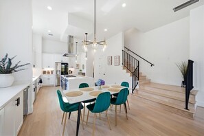 Dining - Downtown Retreat | Covered Rooftop w/Skyline Views (Houston)