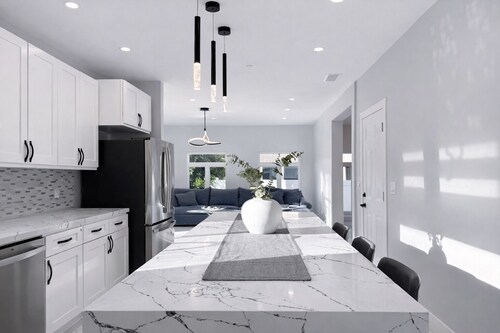 15 Min to Disneyland + New Modern 4BR