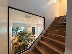 Interior - 15 Min to Disneyland + New Modern 4BR (Orange)