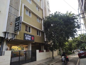 Unclassified image, 3 of 6, button - Urban Drift (Niranjana, Sri Anjeneya Temple Road,)