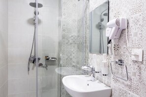 Bathroom - Centrum Hotel Tashkent  (Tashkent)