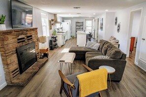 Living area - Flagstaff Home Near NAU with Easy Access to Snowbowl, Grand Canyon, and Downtown (Flagstaff)