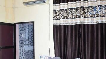 Quarto luxo, ar-condicionado | Wi-Fi de cortesia