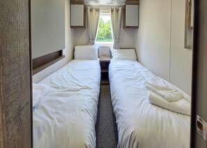 3 bedrooms - Platinum 8 Caravan Hot Tub (Mablethorpe)