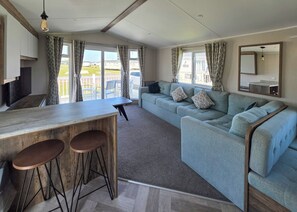 Living Room, Living Dining Room, House - Platinum 8 Caravan Hot Tub (Mablethorpe)
