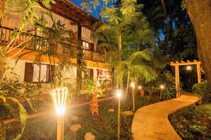 Unclassified image, 5 of 44, button - Kampung Kamboja (Krong Siem Reap)