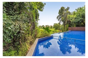 Outdoor pool - Aeris by Dia Hotels And Homes (Candolim)