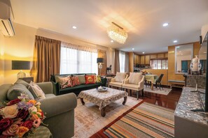Living area - A cozy classic‑style family home just minutes from BTS Phra Khanong. (Krung Thep Maha Nakhon)