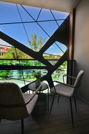 Quarto casal ou duplo luxo, sacada, vista para a cidade