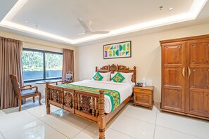 ห้องดีลักซ์ดับเบิล | เตารีด/โต๊ะรีดผ้า