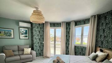 4 bedrooms, desk, iron/ironing board, travel cot