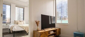 Boulevard Stays Downtown 2BR | 5 min to Broadway