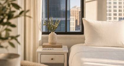 Boulevard Stays - 2BR, Steps to Broadway, Ryman