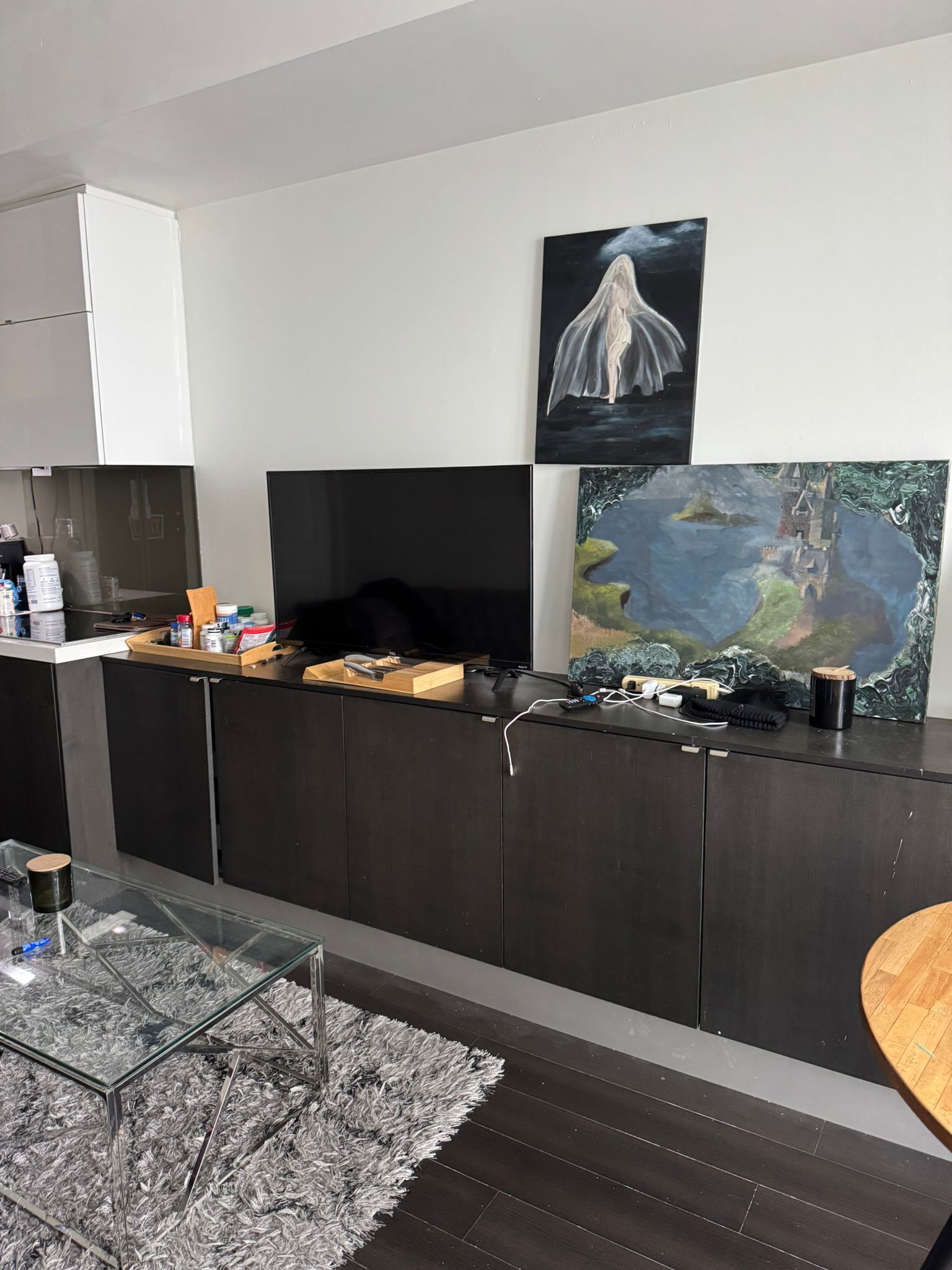 Suite familiar, vistas a la ciudad | Cocina privada | Frigorífico grande, microondas, horno y placa de cocina