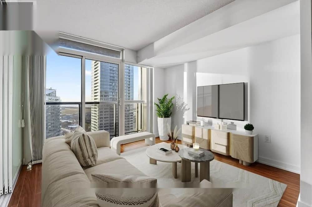 Dundas and Yonge Hotel - Suites
