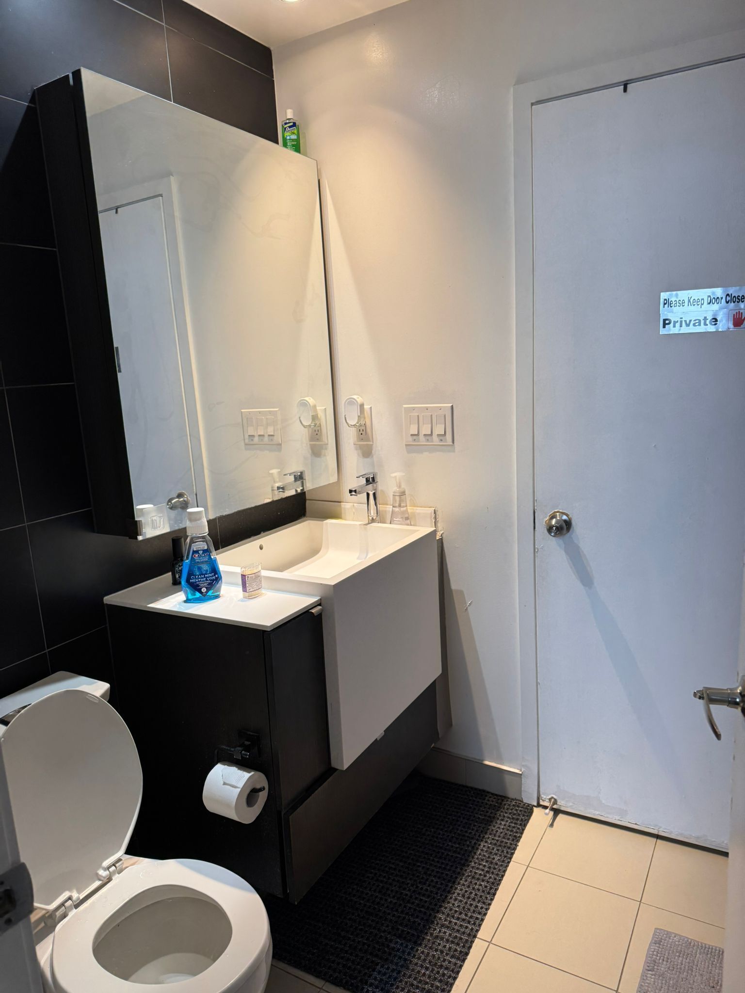 Family Suite, City View | Bathroom | Combined shower/tub, free toiletries, hair dryer, towels