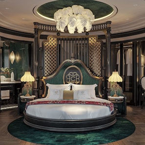 Honeymoon Suite, Balcony, Ocean View | Desk