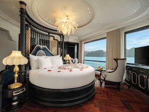 Minibar, desk - La Casta Star Cruise (Ha Long)