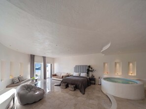 Romantic Double Room, Sea View | Minibar, blackout curtains, soundproofing, iron/ironing board - Dali CloudySky Lullaby SeaviewHotel (Dali)