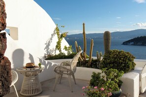 Romantic Double Room, Sea View | Terrace/patio - Dali CloudySky Lullaby SeaviewHotel (Dali)