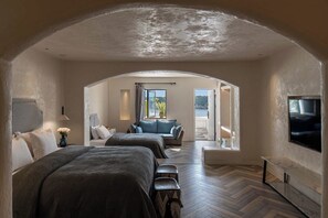 Familien-Suite, Meerblick | Minibar, Verdunkelungsvorhänge, schallisolierte Zimmer