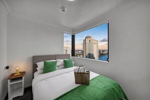 2 chambres, fer et planche à repasser, Wi-Fi gratuit, draps fournis