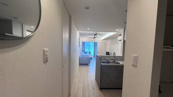 Individually furnished, desk, iron/ironing board, free WiFi