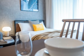 Traditioneel appartement, niet-roken (502) | Individueel gemeubileerd, een bureau, een strijkplank/strijkijzer