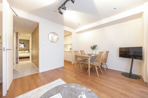 Individuelt innredet, skrivebord, strykejern/-brett og wi-fi (inkludert)
