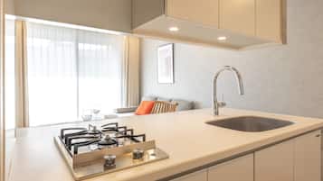 Fridge, microwave, stovetop, toaster